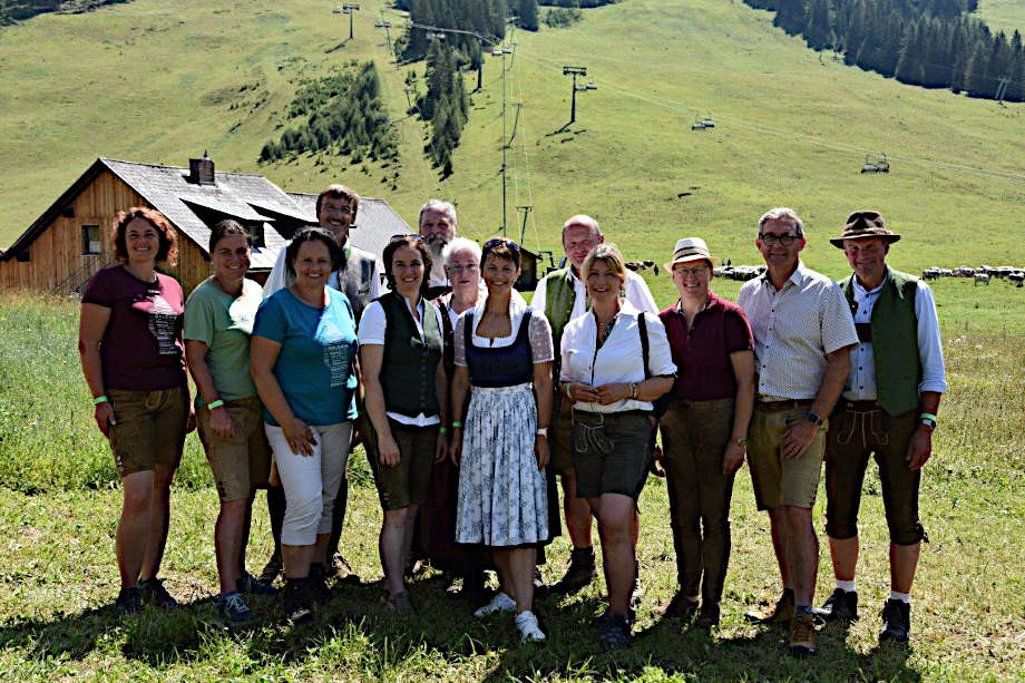 Ehrengäste auf der Alm